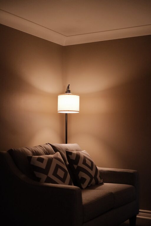 Tips for Creating a Cosy and Inviting Living Room Space on a Budget